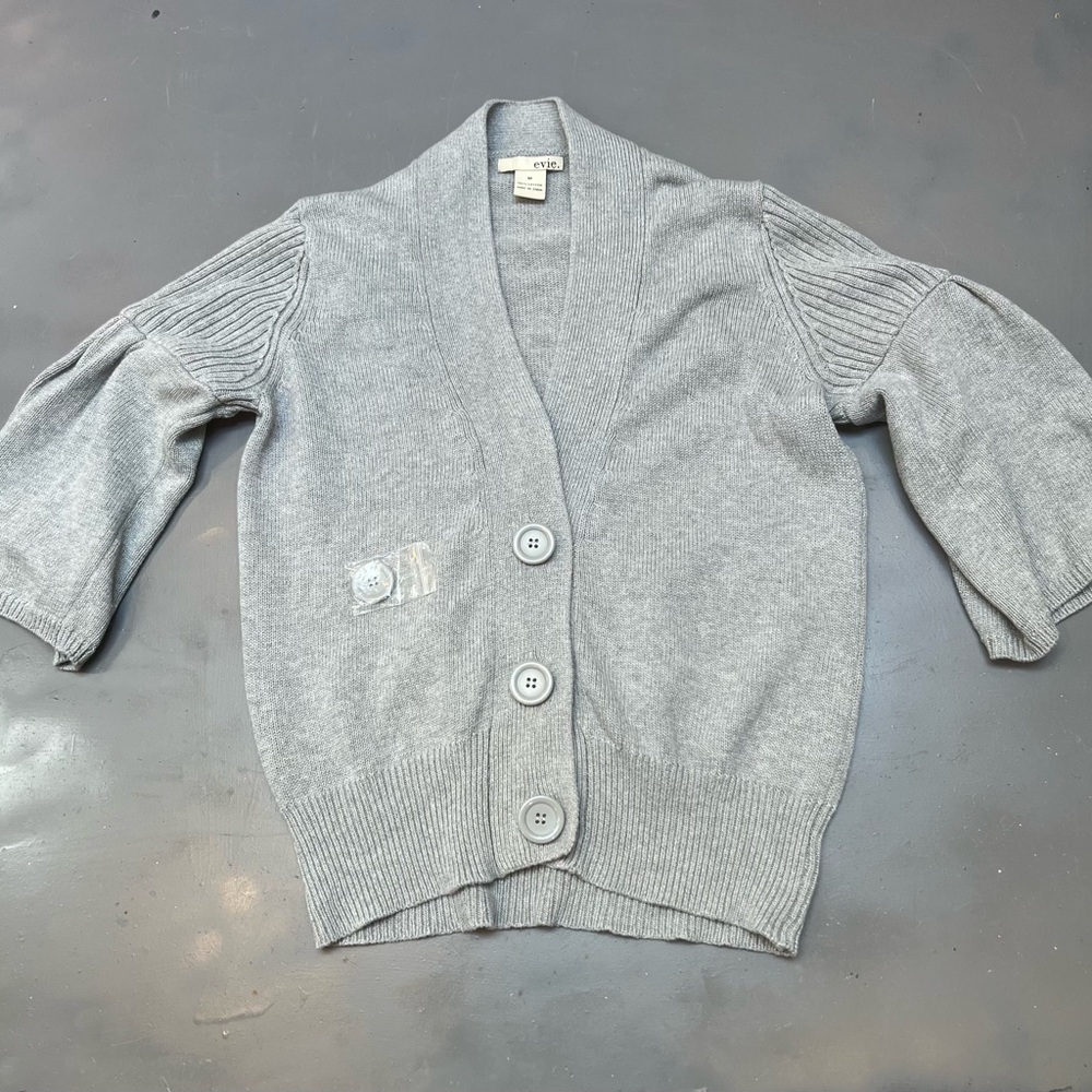 EVIE Light Gray Women's Cardigan